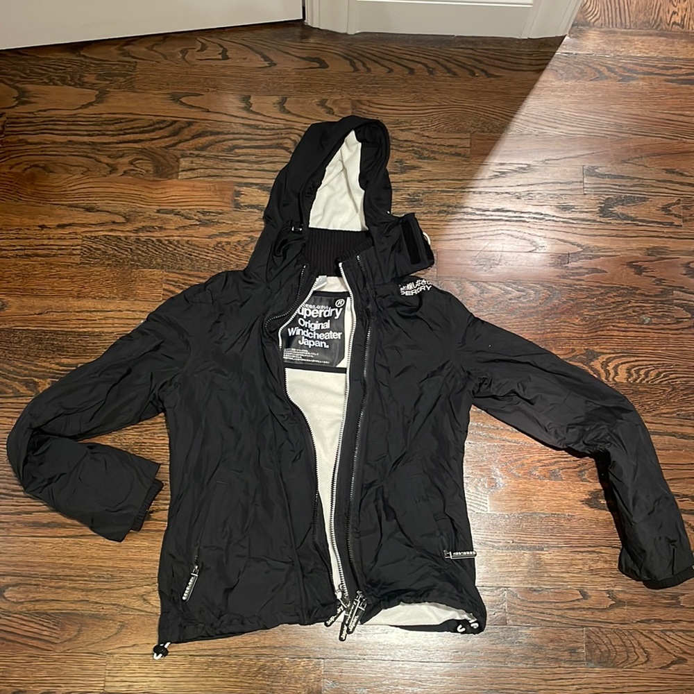 Superdry Jacket. Used but in good condition, size Large in women’s